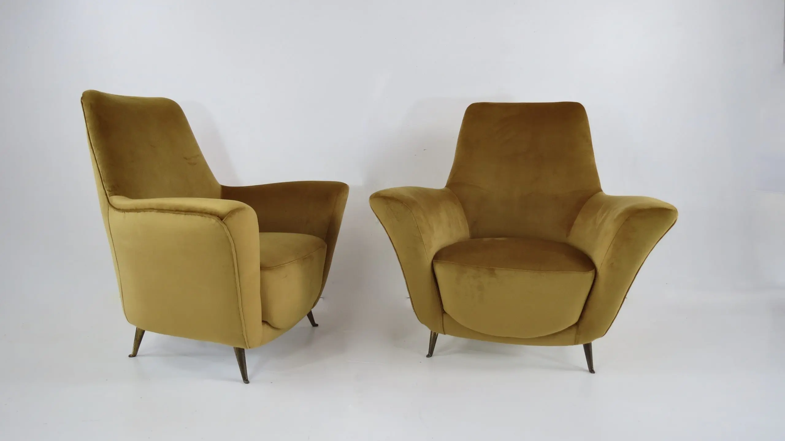 Pair of Rare Gold Ico & Luisa Parisi Armchairs by Isa, 1952 — photo 4