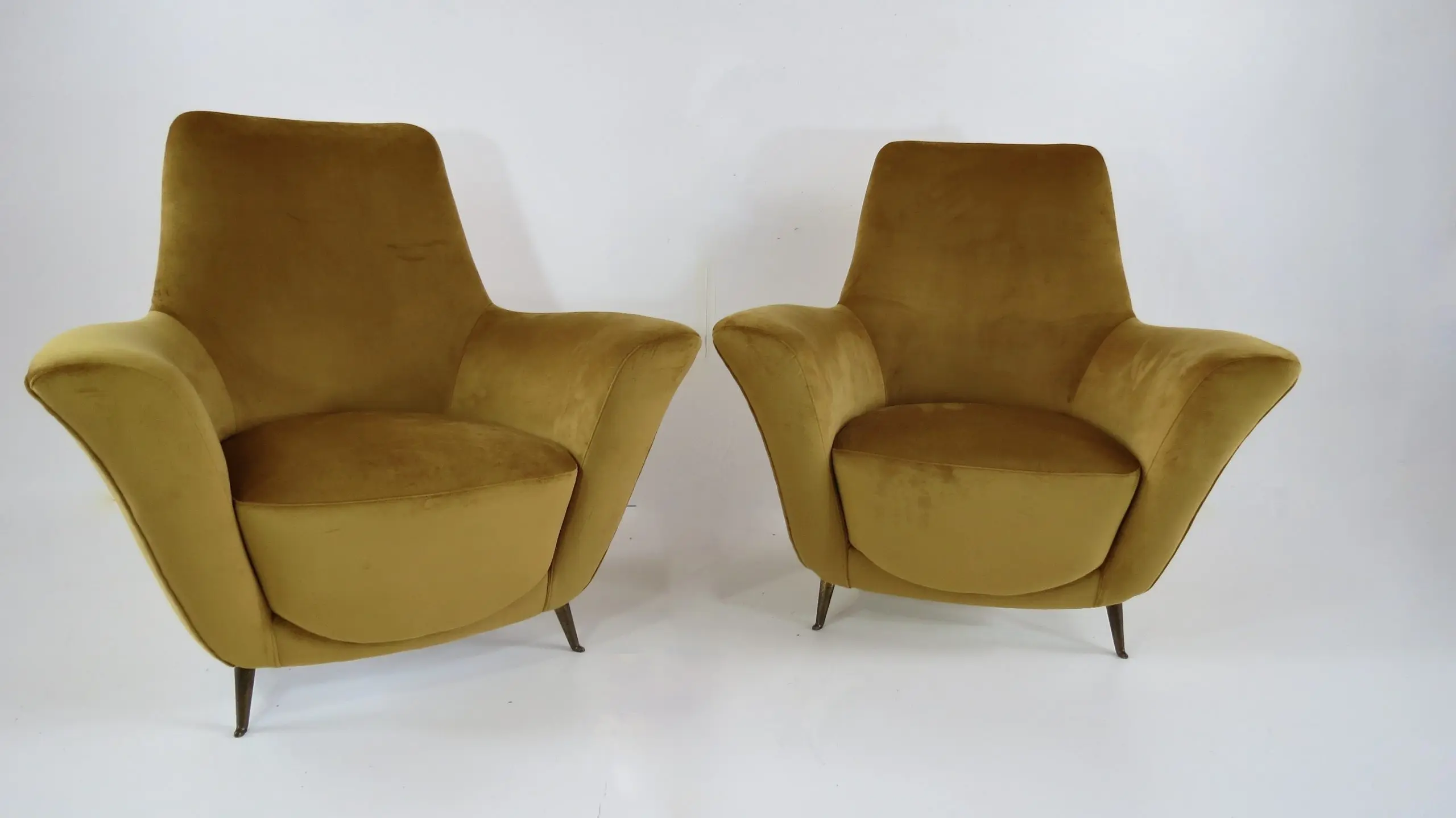 Pair of Rare Gold Ico & Luisa Parisi Armchairs by Isa, 1952 — image 2