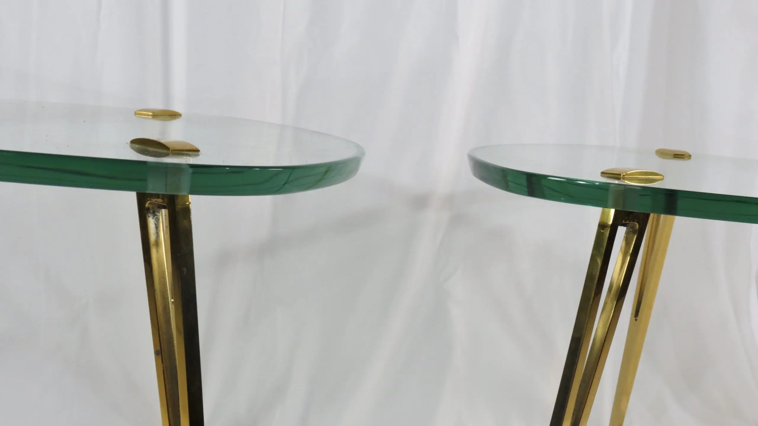 Pair of Rare Glass and Bronze Side Tables Three Feet,Fontana Arte,1950 — photo 5