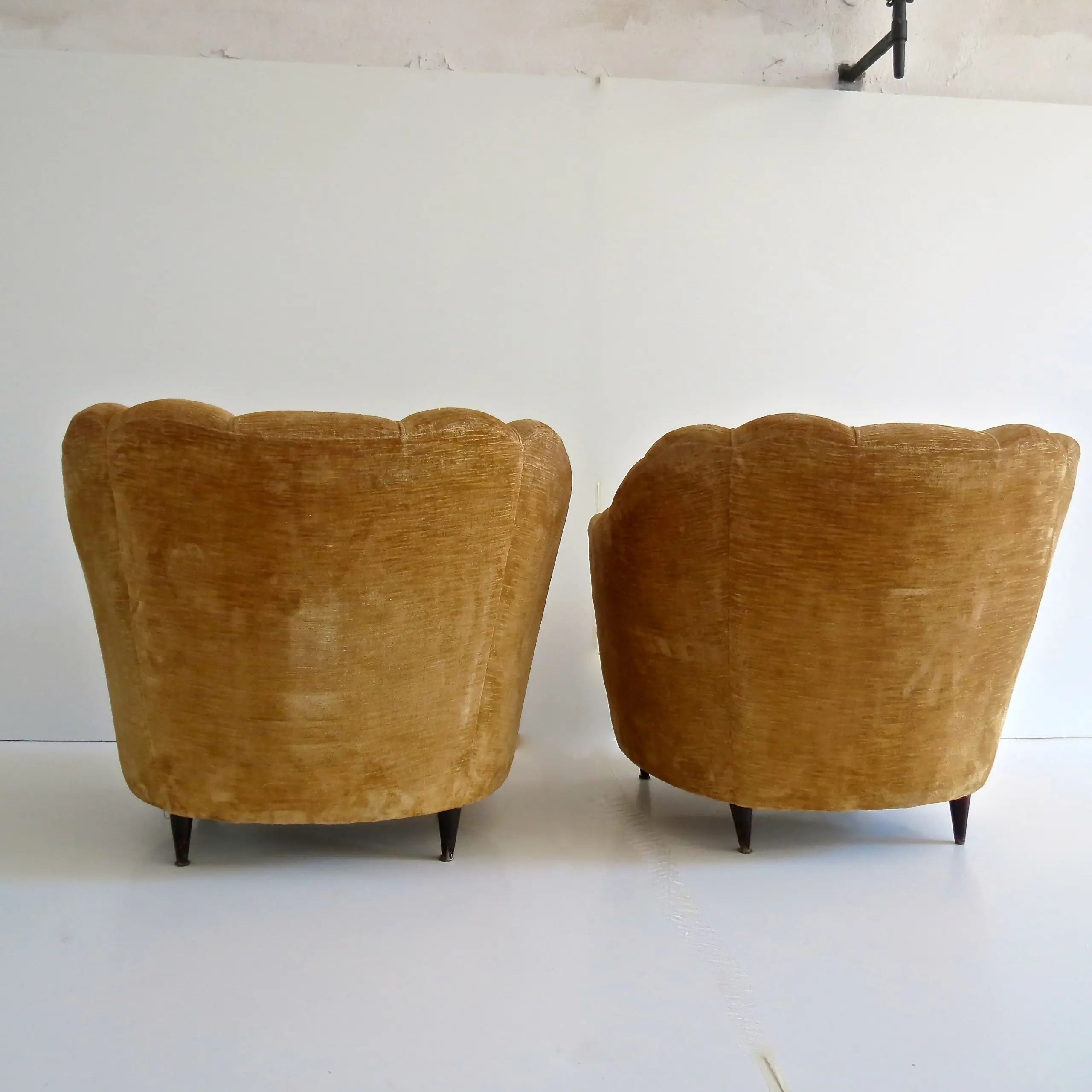 Pair of Large Armchairs Attributed to Guglielmo Ulrich, 1950 — photo 8