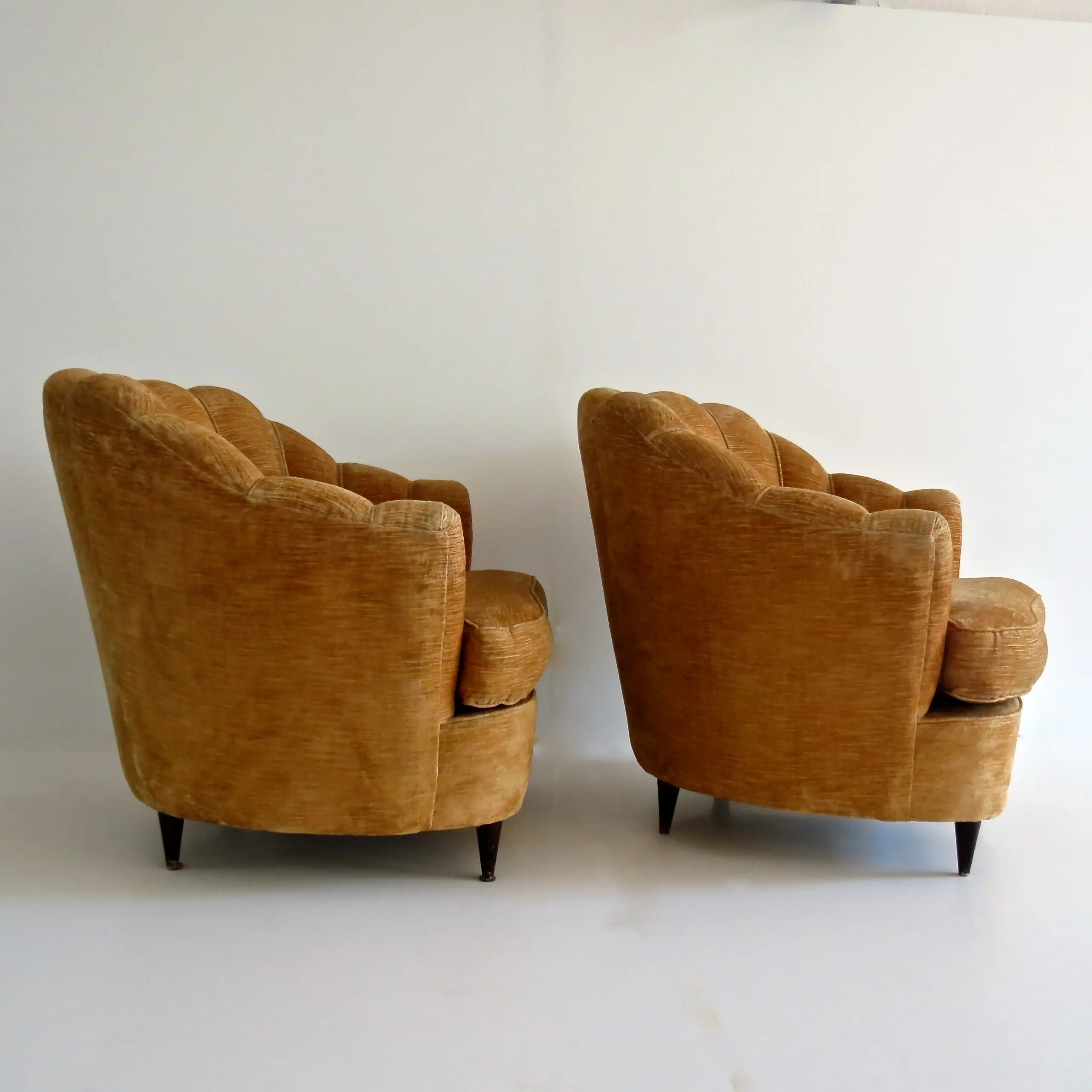 Pair of Large Armchairs Attributed to Guglielmo Ulrich, 1950 — photo 7