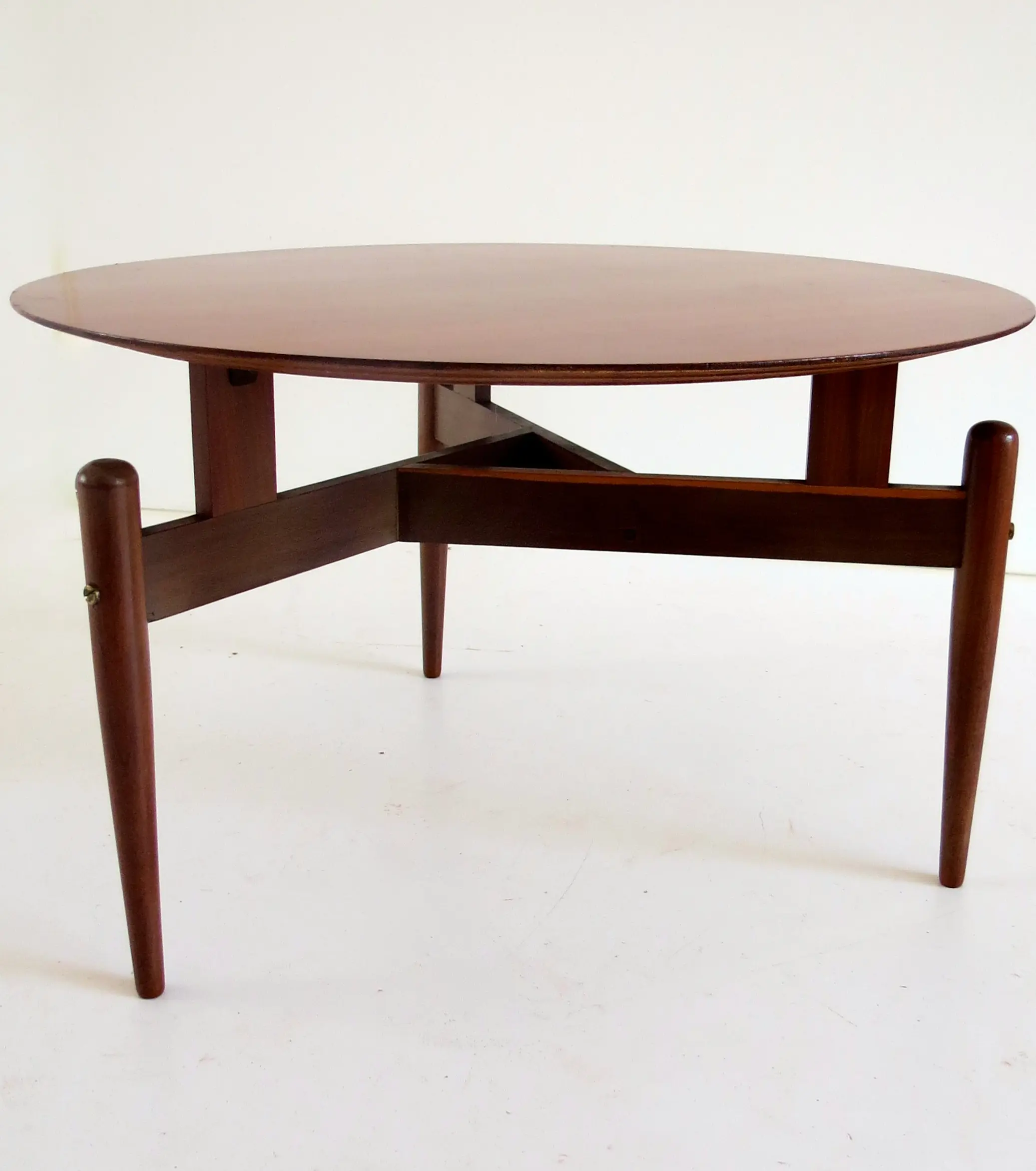 Round Walnut Three Feet Italian Coffee Table, circa 1950 — photo 5