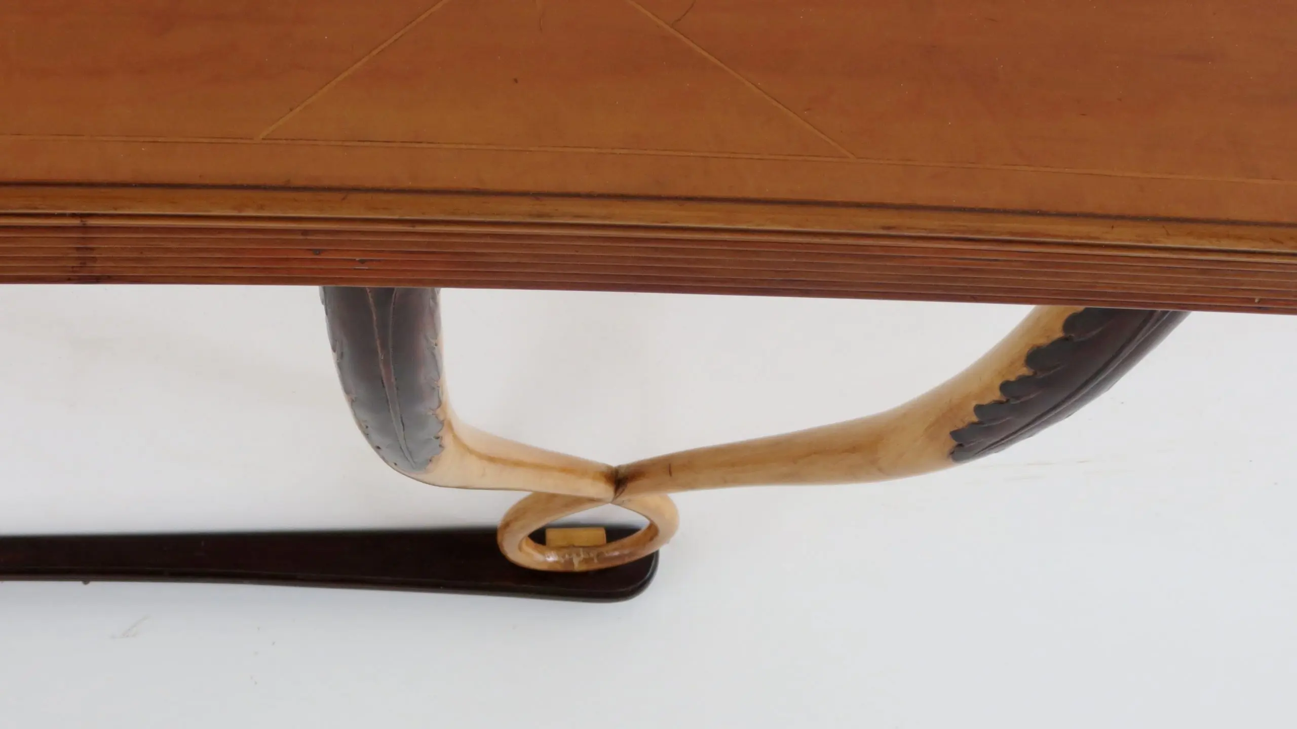 Large Important Inlaid Cherrywood Wall Console Tomaso Buzzi Attributed, c. 1940 — photo 9