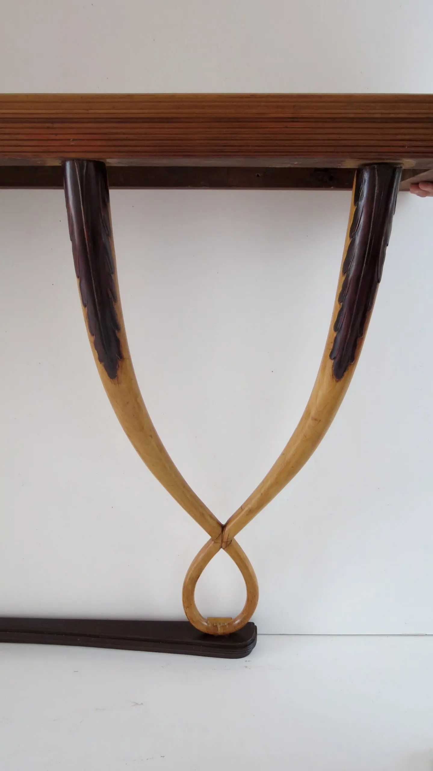 Large Important Inlaid Cherrywood Wall Console Tomaso Buzzi Attributed, c. 1940 — photo 20