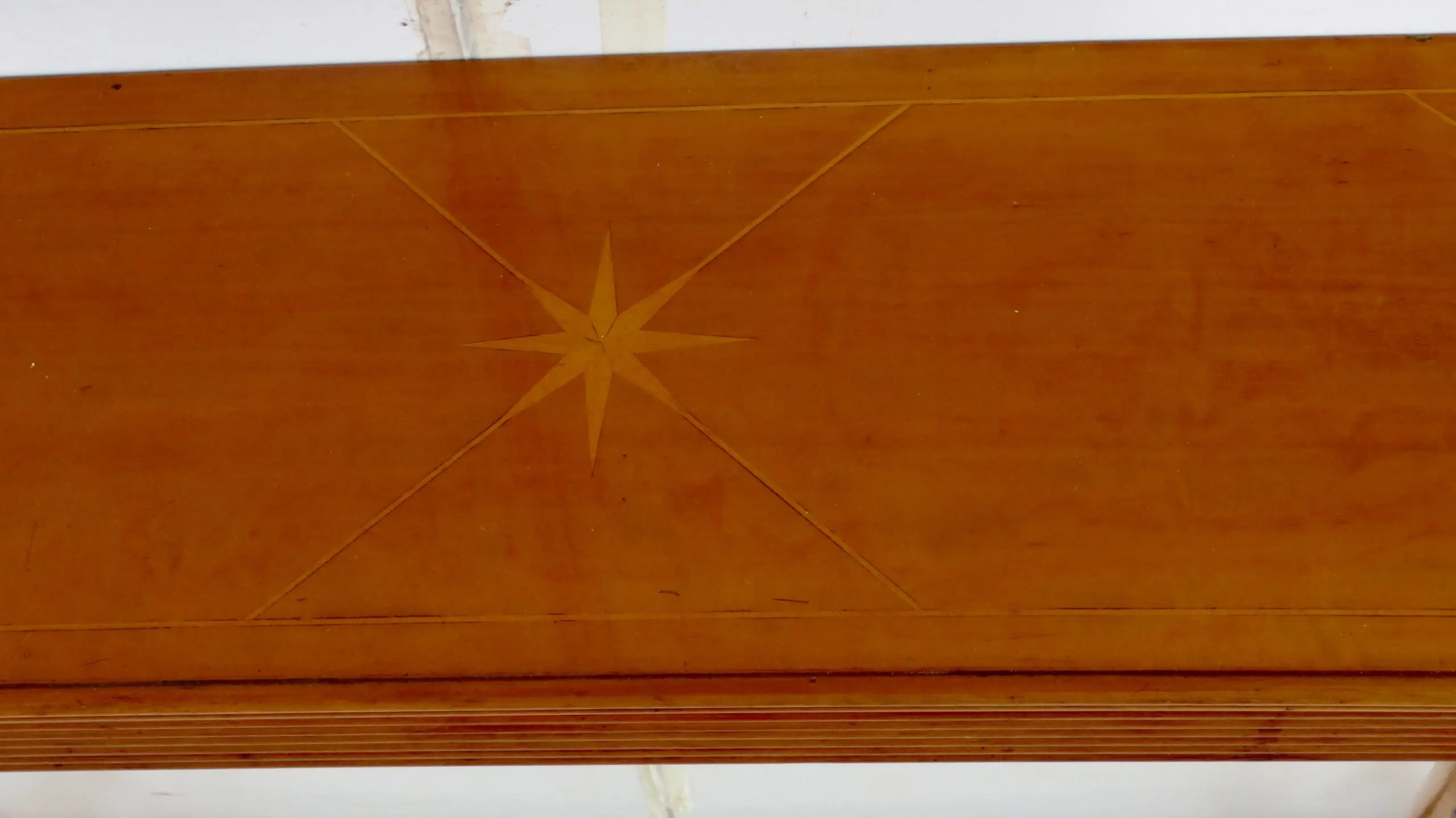 Large Important Inlaid Cherrywood Wall Console Tomaso Buzzi Attributed, c. 1940 — photo 8