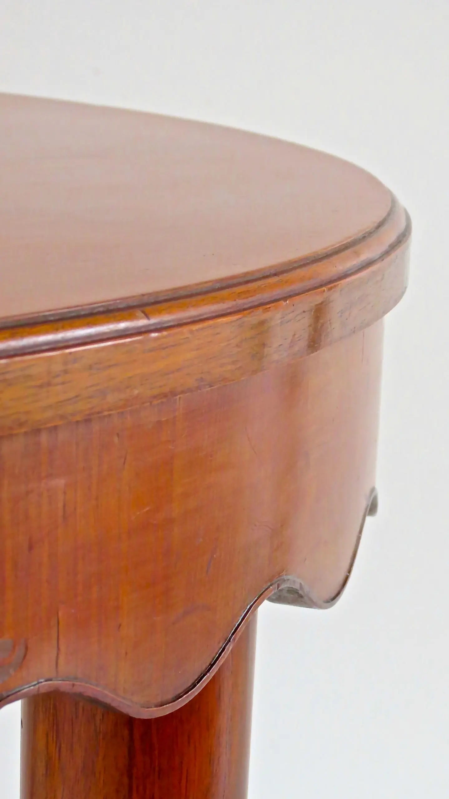 Paolo Buffa Unique Round Dining Table Cherrywood, 1950 — image 3