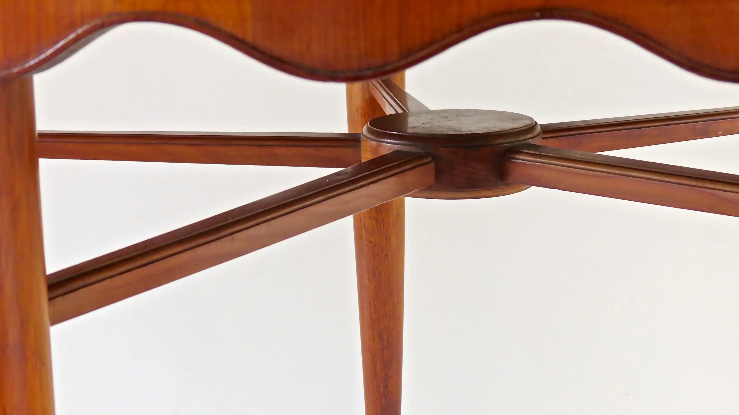Paolo Buffa Unique Round Dining Table Cherrywood, 1950 — photo 4