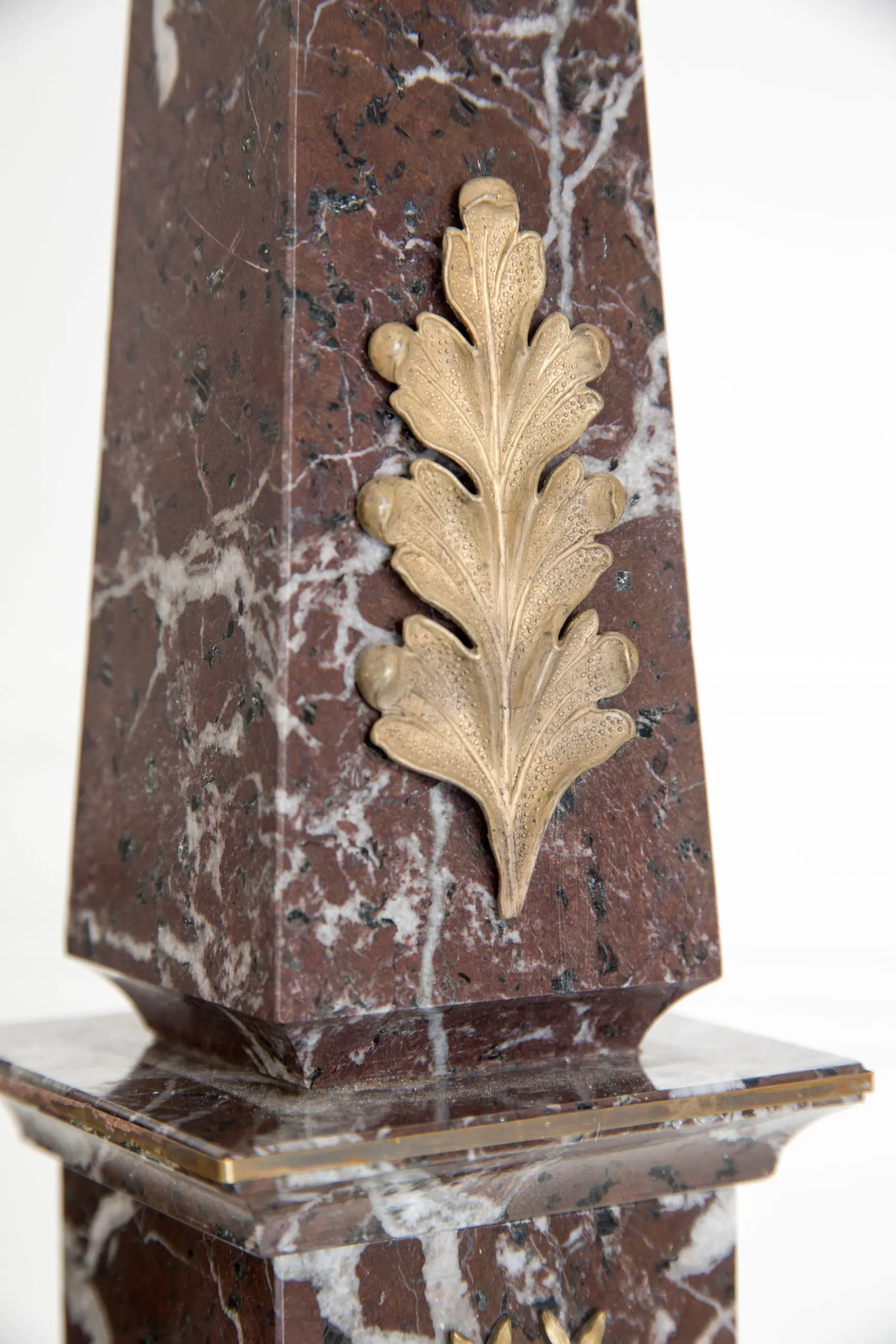 Pair of italian red marble and bronze obelisks "ACANTHUS", limited edition, 2017 — photo 6