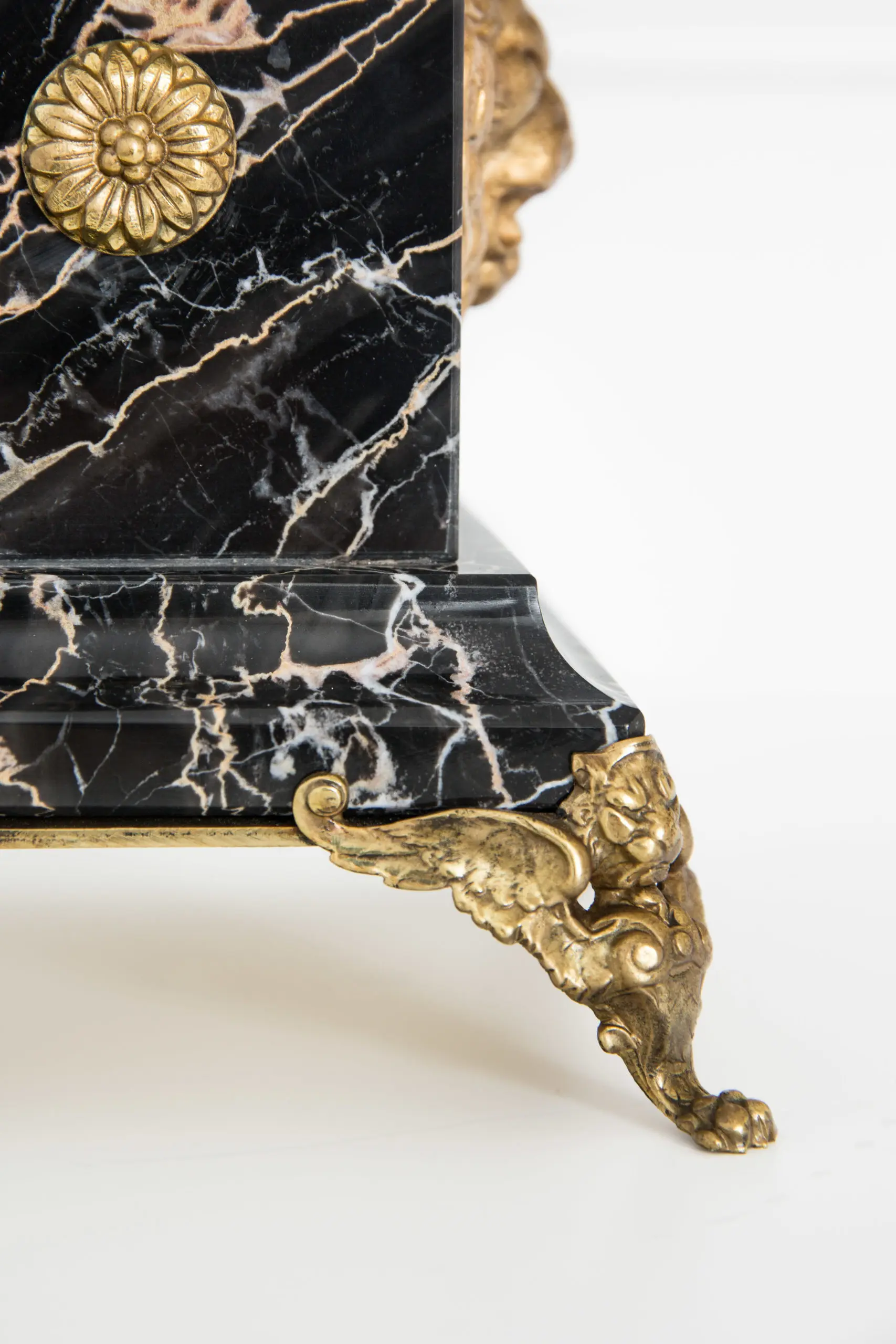 Pair of portoro marble and bronze obelisks "GOLD LION" ,limited edition, 2017 — photo 4